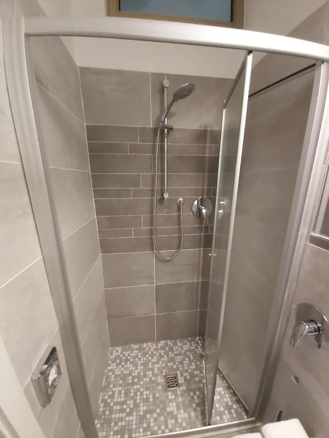 Hotel 21 ريتشوني
